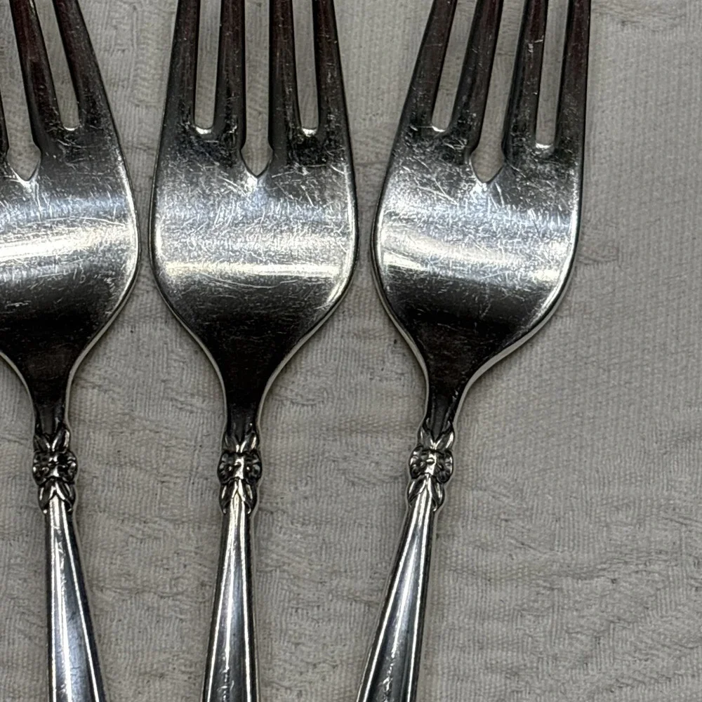 1965 GARLAND 1847 Rogers Bros IS Slotted 4 Salad Forks Silver Plate Flatware